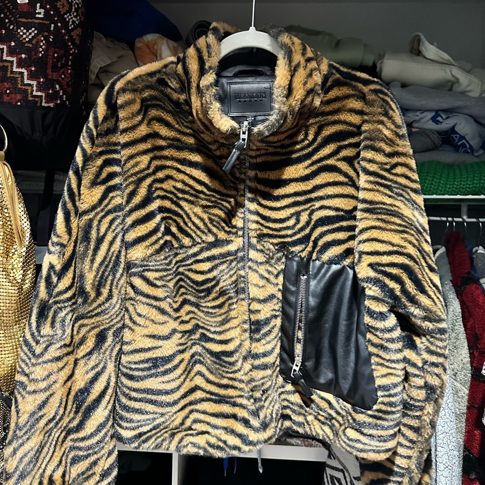 Blank NYC Black and Tan Tiger Print Teddy Jacket Size Large
